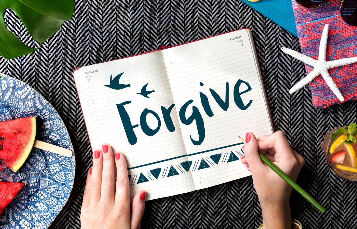 25 Short Bible Verses About Love 