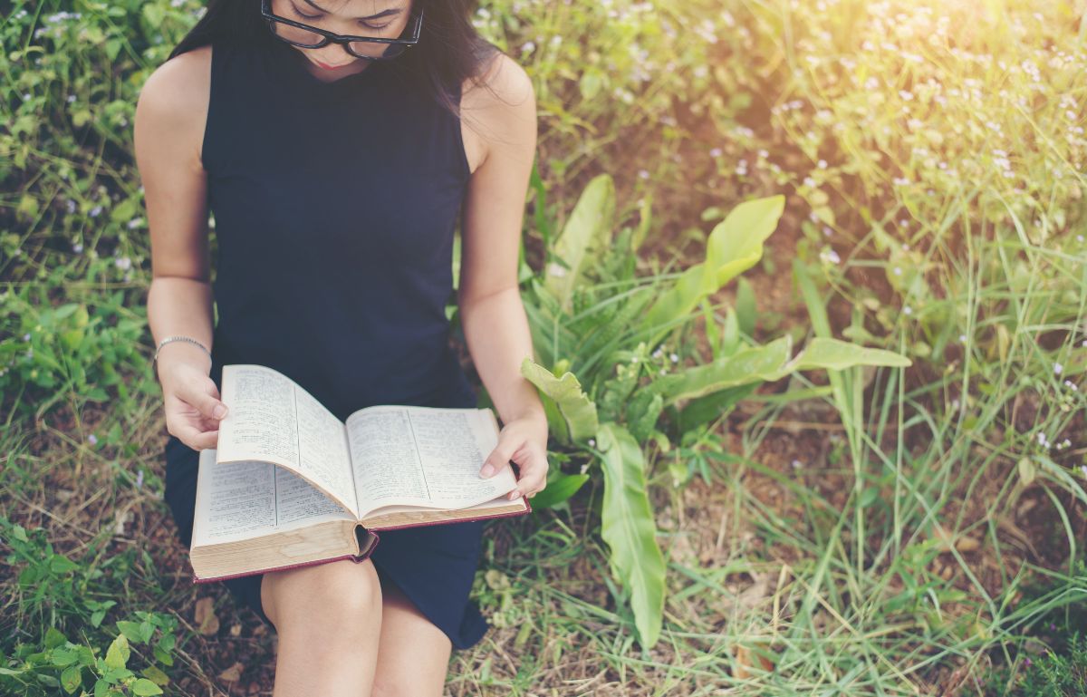 Bible Verses About Reading the Bible for Faith & Strength